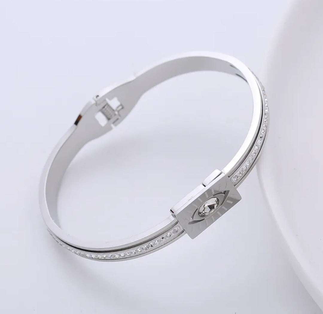 Silver Ojito bangle bracelet